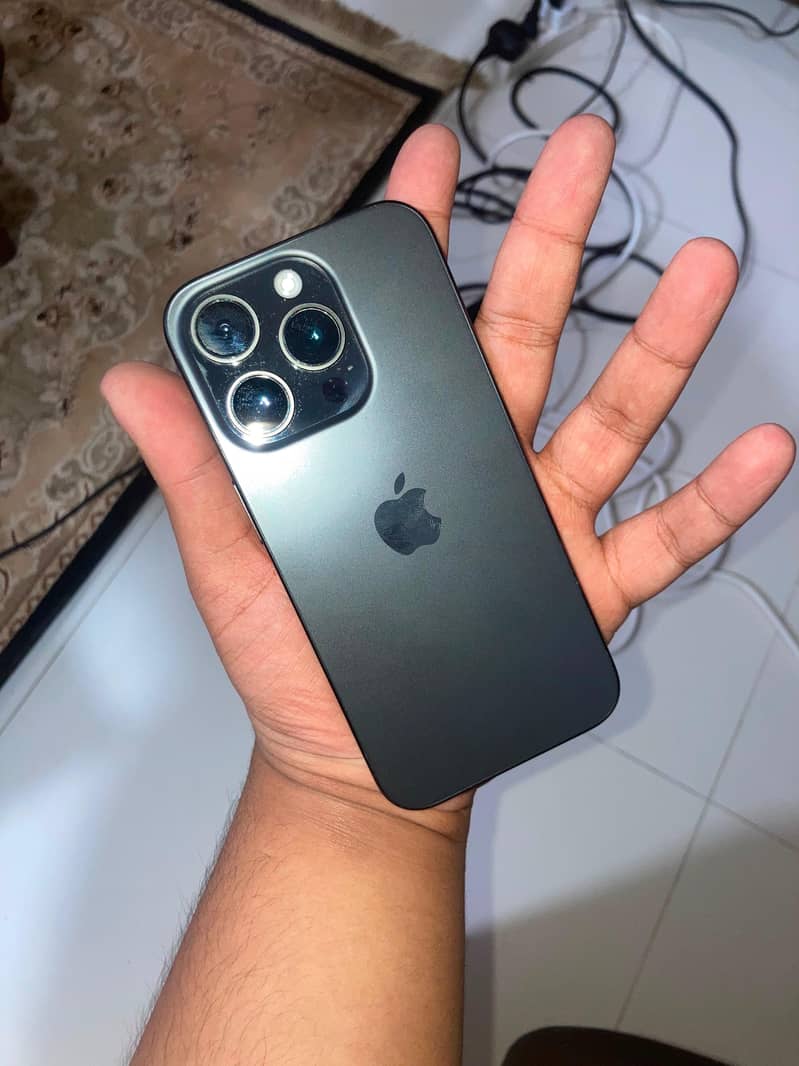Apple iPhone 15 Pro 0