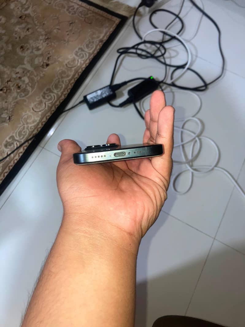 Apple iPhone 15 Pro 2