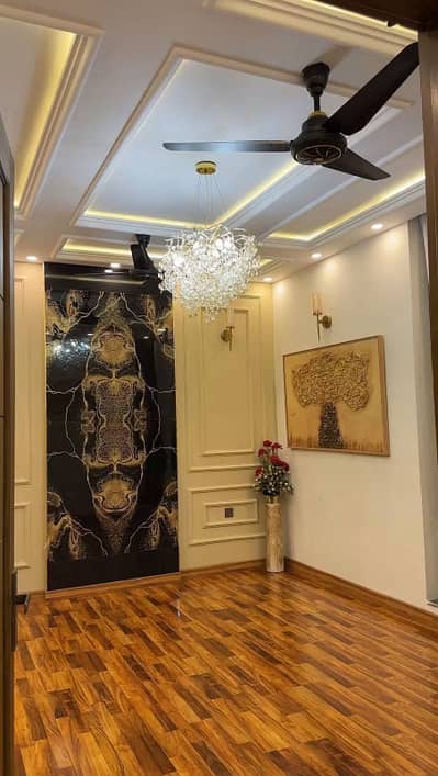 10 Marla Portion For Rent In Jasmine Block Hot Location Near To Park School
