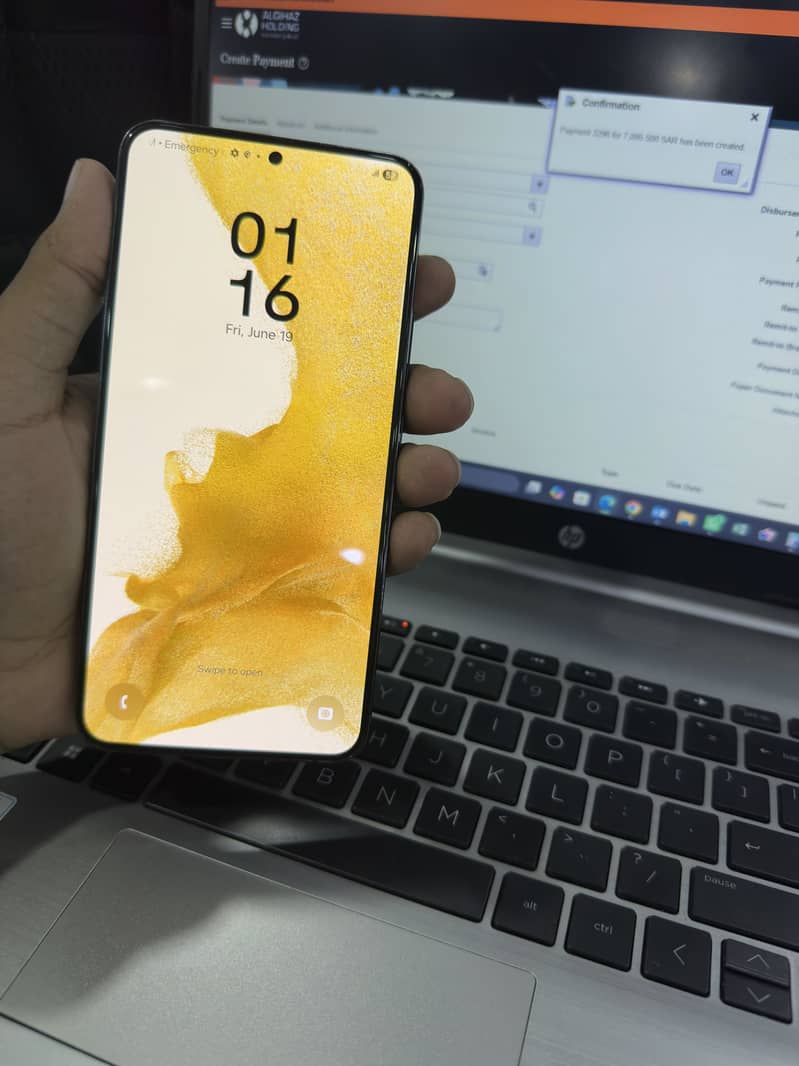 Samsung Mobile S22 Plus 4