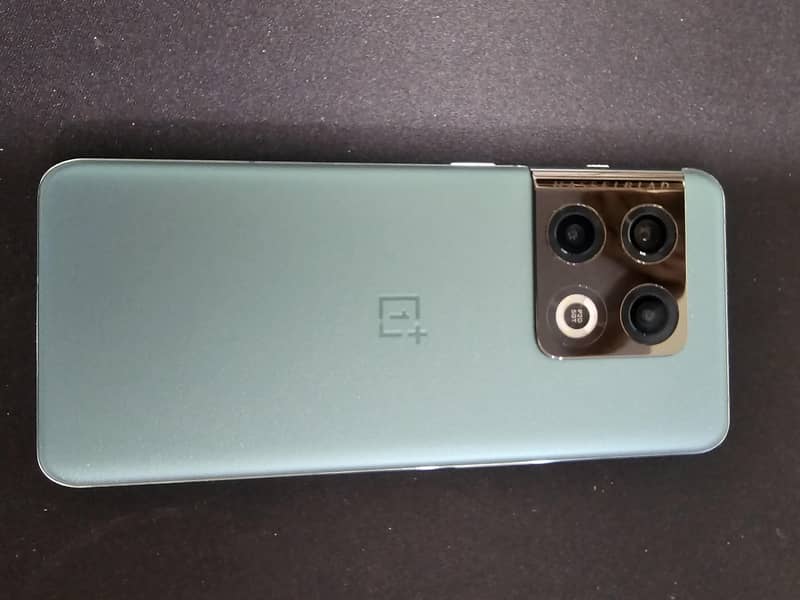 One Plus 10 Pro 1