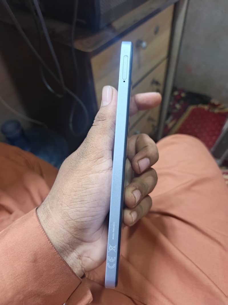 Realme Note 60 (4+8.128) 5