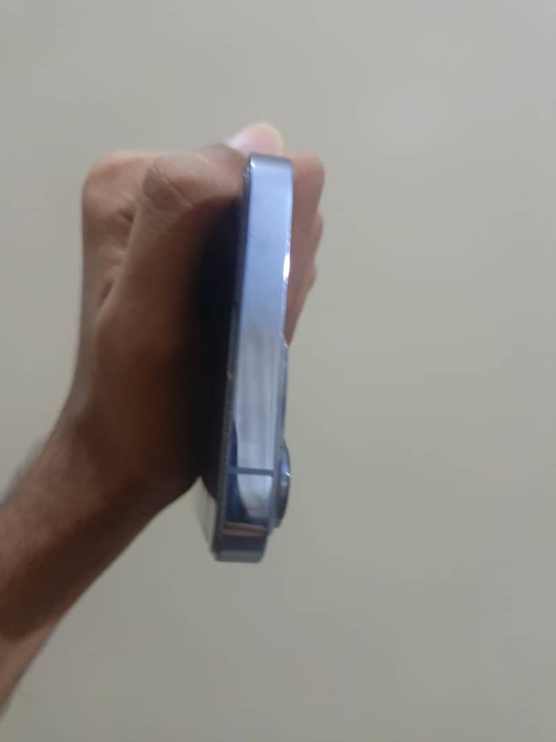 Apple iPhone 13 Pro 2