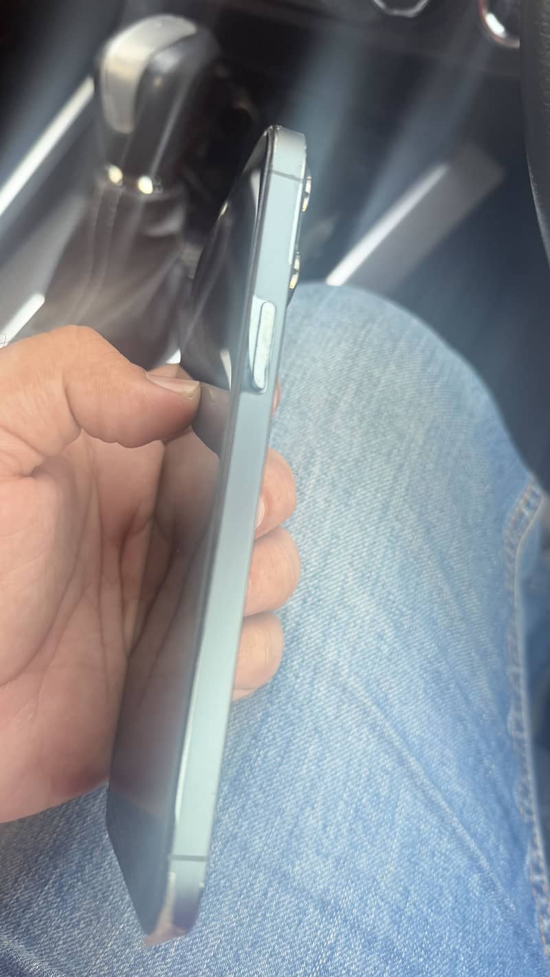 Apple iPhone 13 Pro Max 2