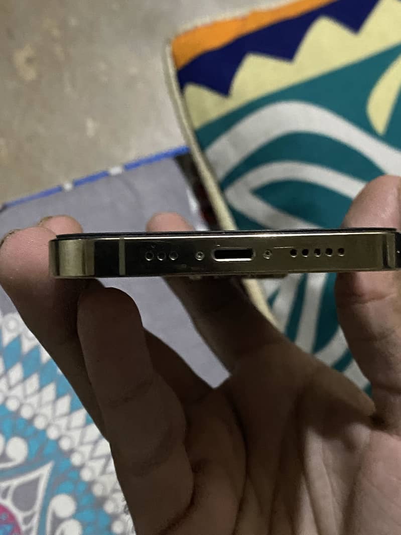 Apple iPhone 13 Pro 2