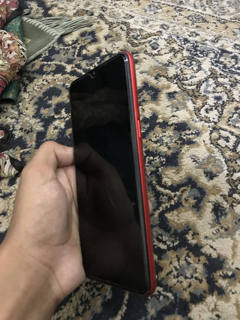 Realme C3 4