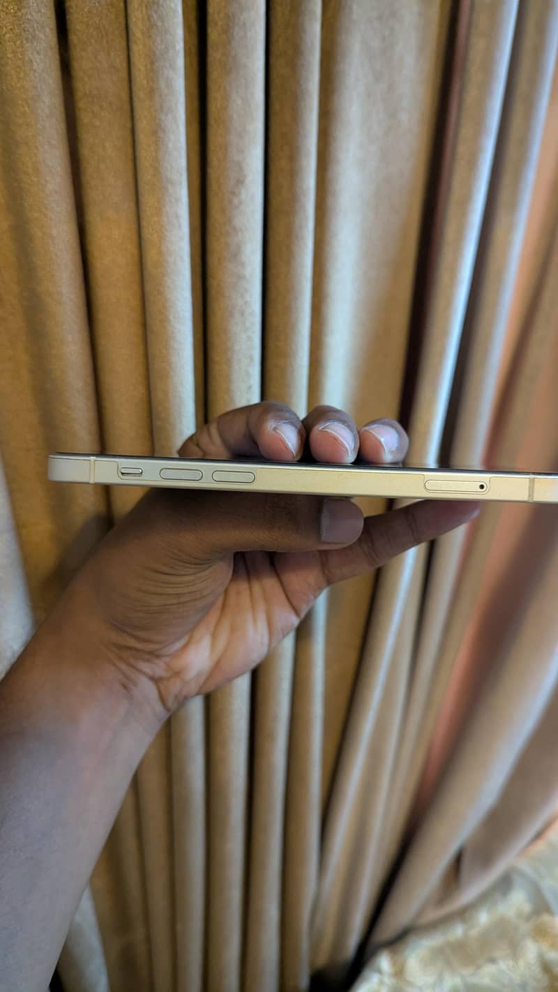 Apple iPhone 12 3