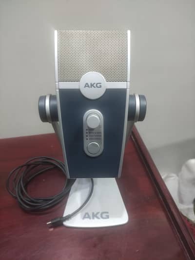 AKG LYRA Multi-Pattern USB-C Condenser Microphone