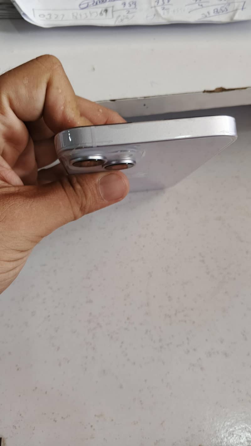 Apple iPhone 14 4