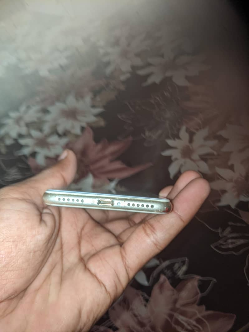 Apple iPhone 7 2