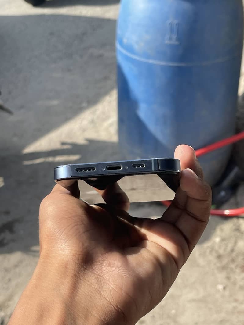 Apple iPhone 13 Pro 4