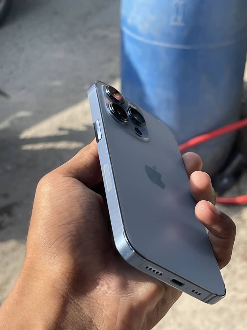 Apple iPhone 13 Pro 6