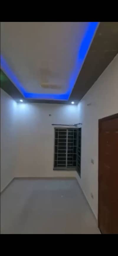 5 MARLA UPPER PORTION FOR BOYS IN EDEN BOULEVARD SOCIETY COLLEGE ROAD LHR
