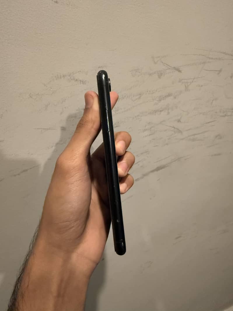 Apple iPhone XR 1