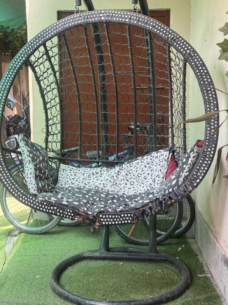 Egg hanging 0