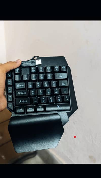 one hand gaming keyboard and mouse connected with mobile