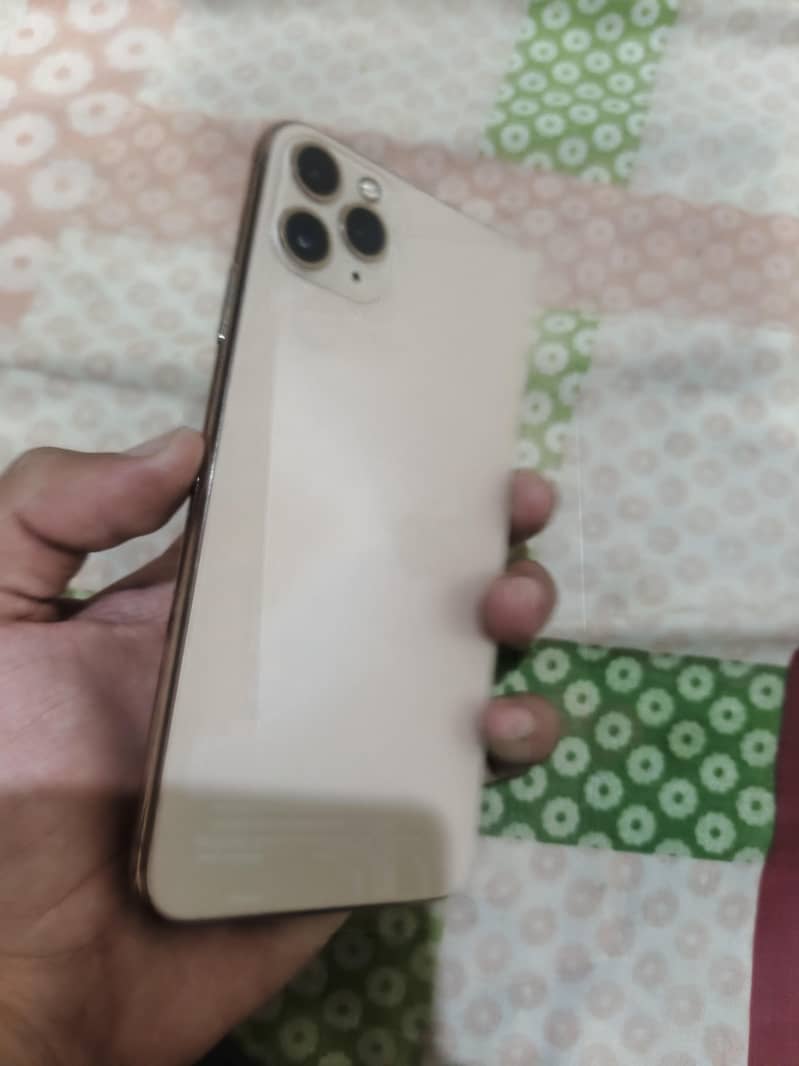 Apple iPhone 11 Pro Max 2