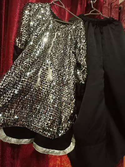 black shinning 2 piece suit with short length shirt