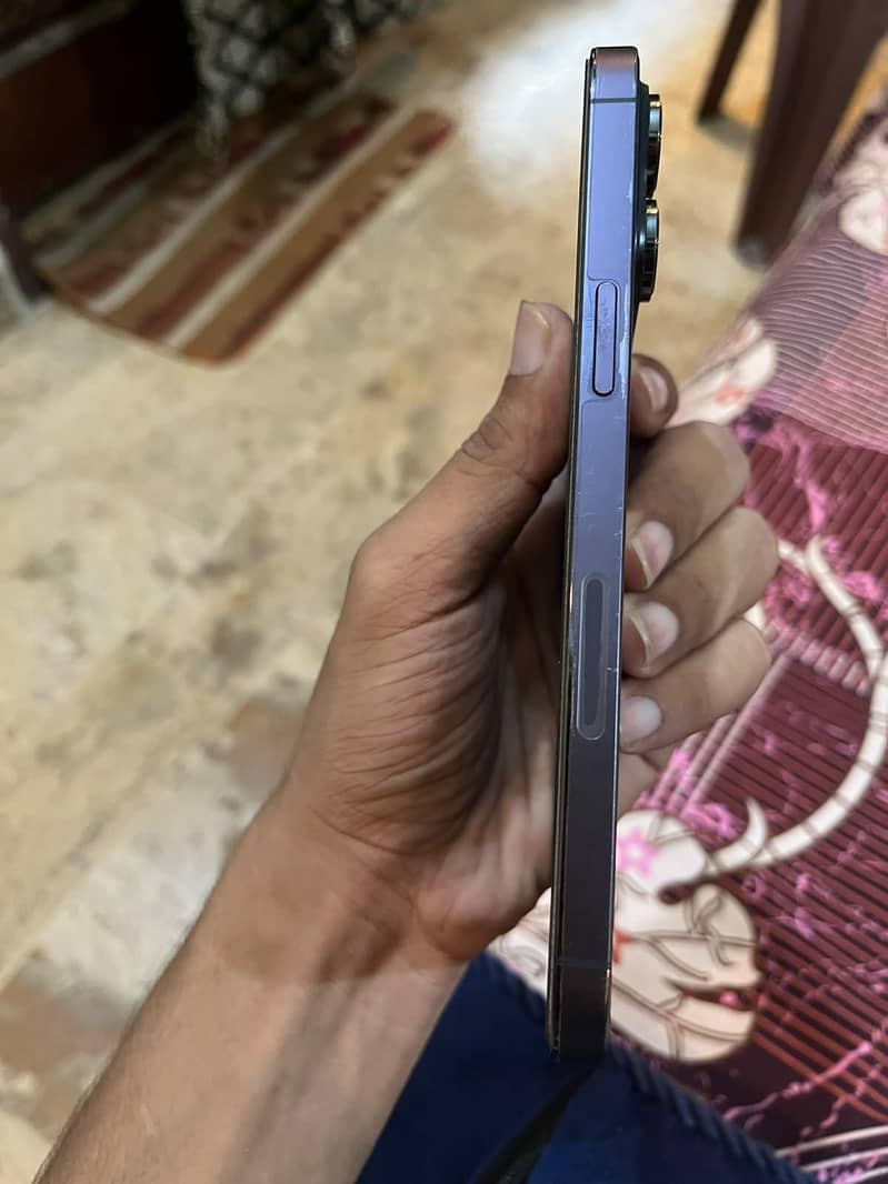 Apple iPhone 14 Pro Max 4