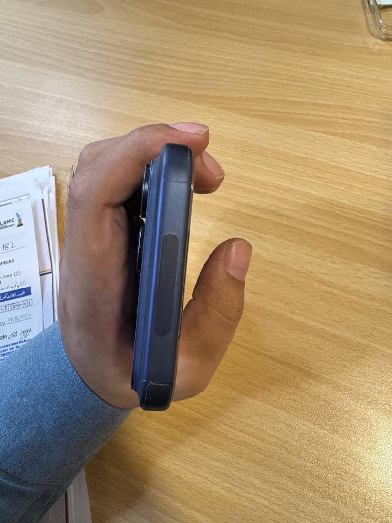 Apple iPhone 17 Pro Max 1