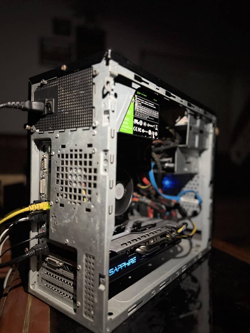 core i7 3rd gen Rx 580 with bordrless led 4