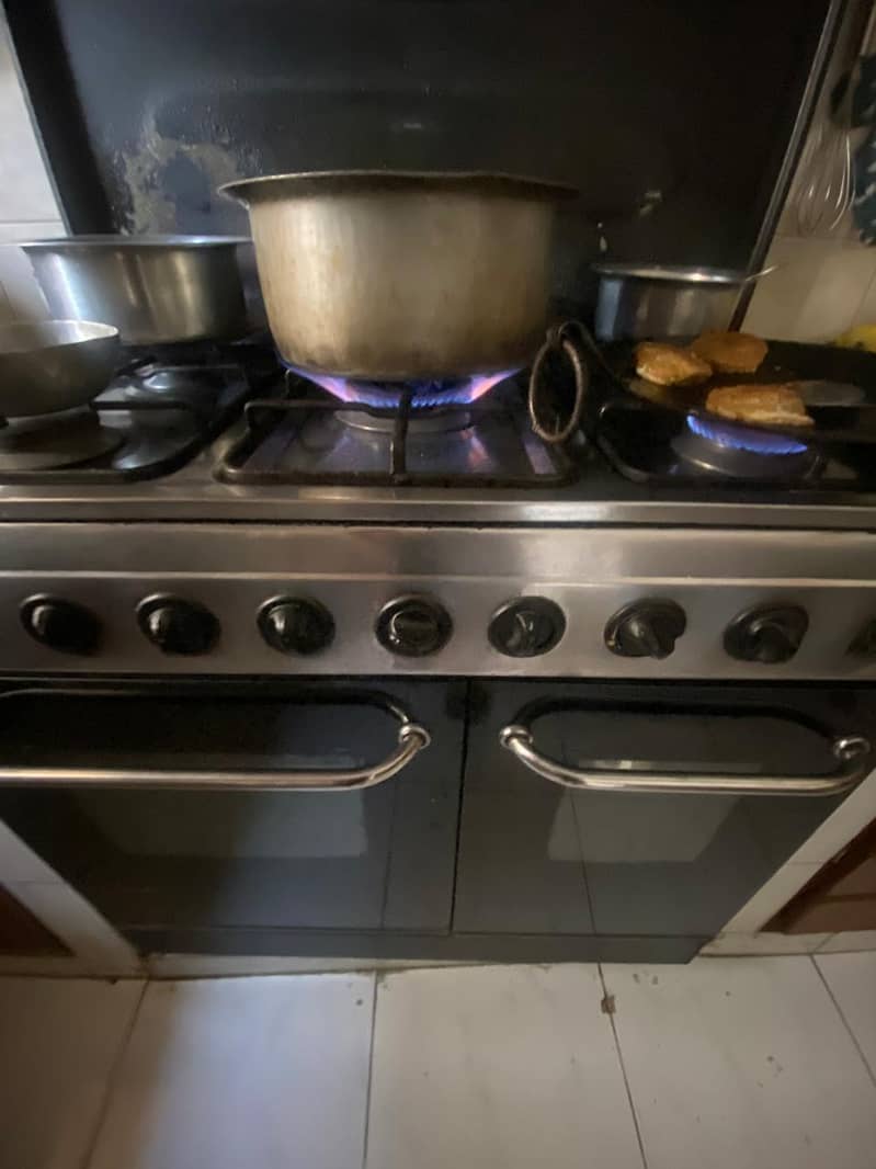 oven available good condition 2