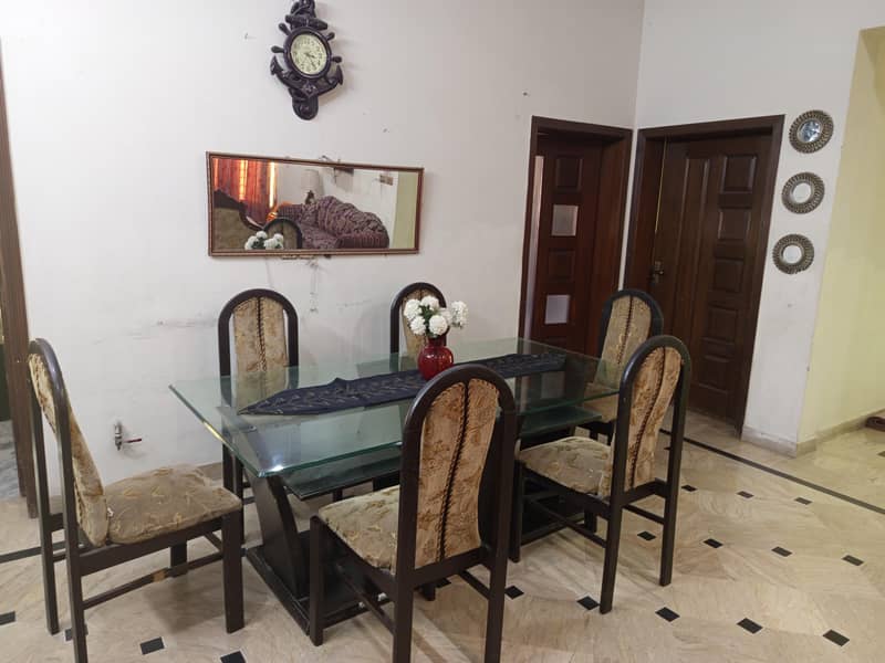 Dining table 0