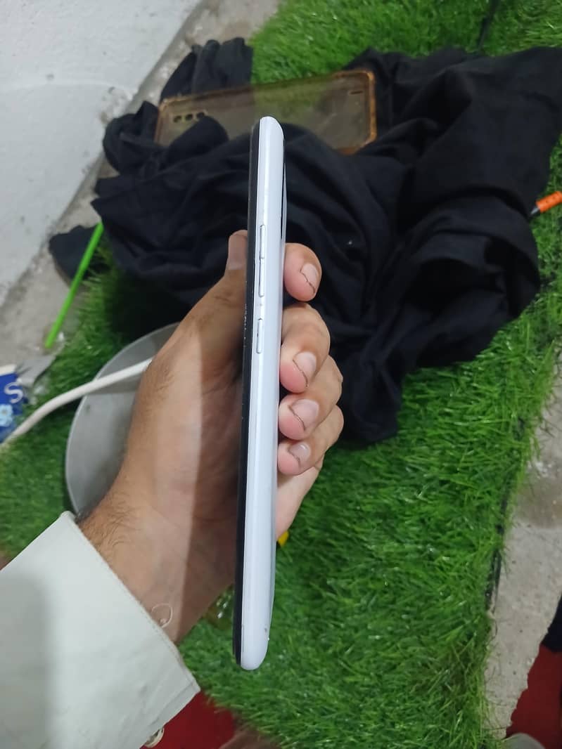 Tecno Spark 6 Go 3
