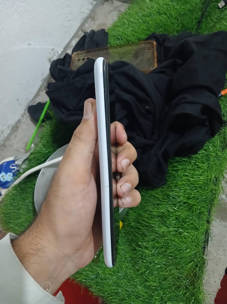 Tecno Spark 6 Go 5