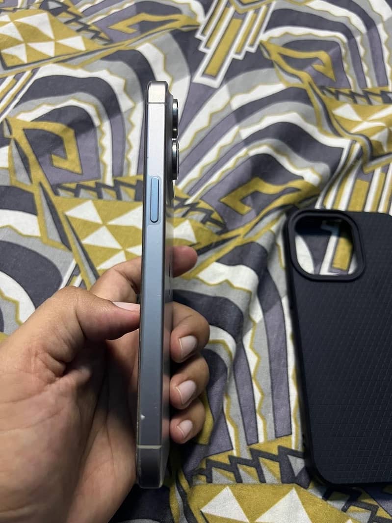 Apple iPhone 15 Pro Max 1
