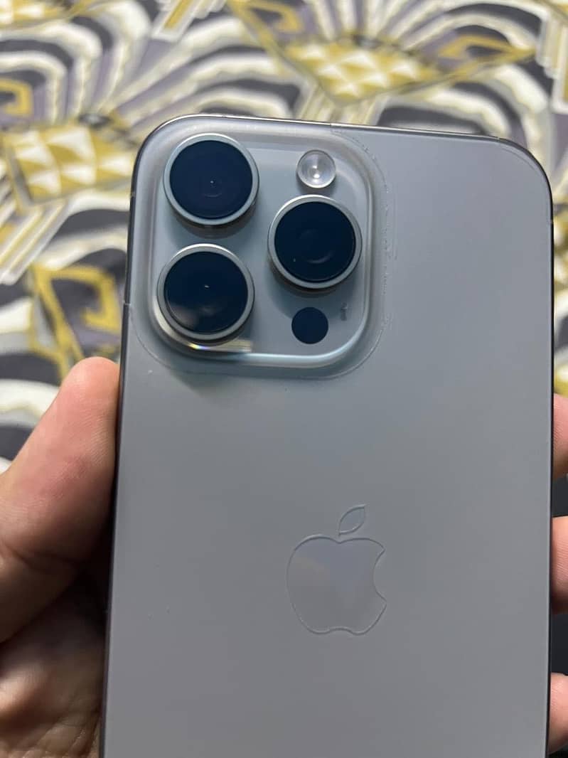 Apple iPhone 15 Pro Max 2