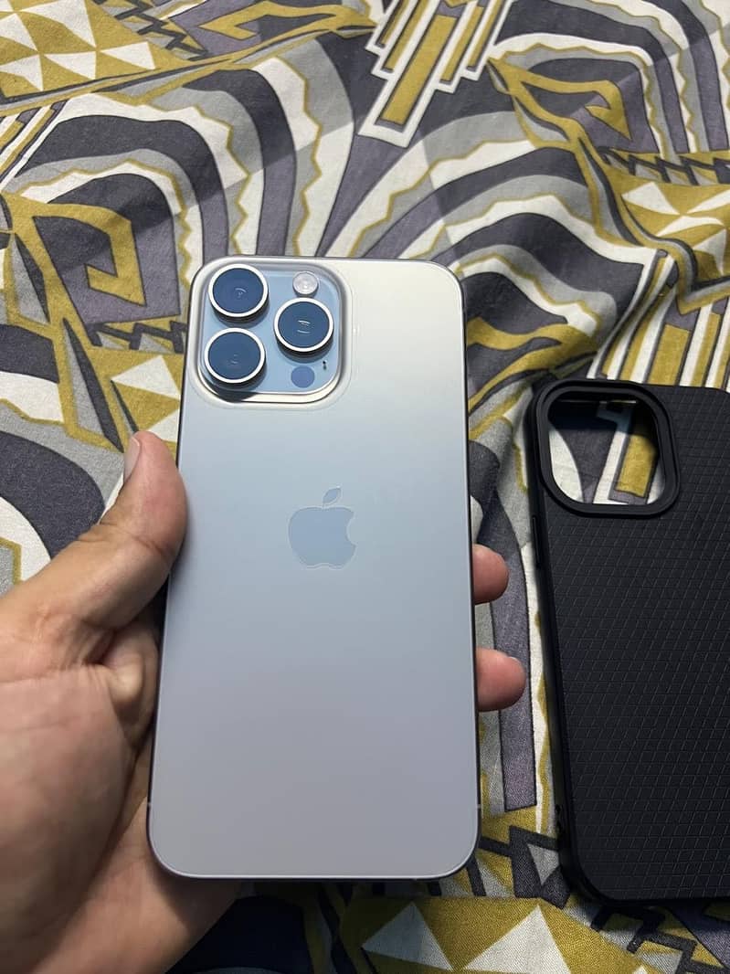 Apple iPhone 15 Pro Max 3