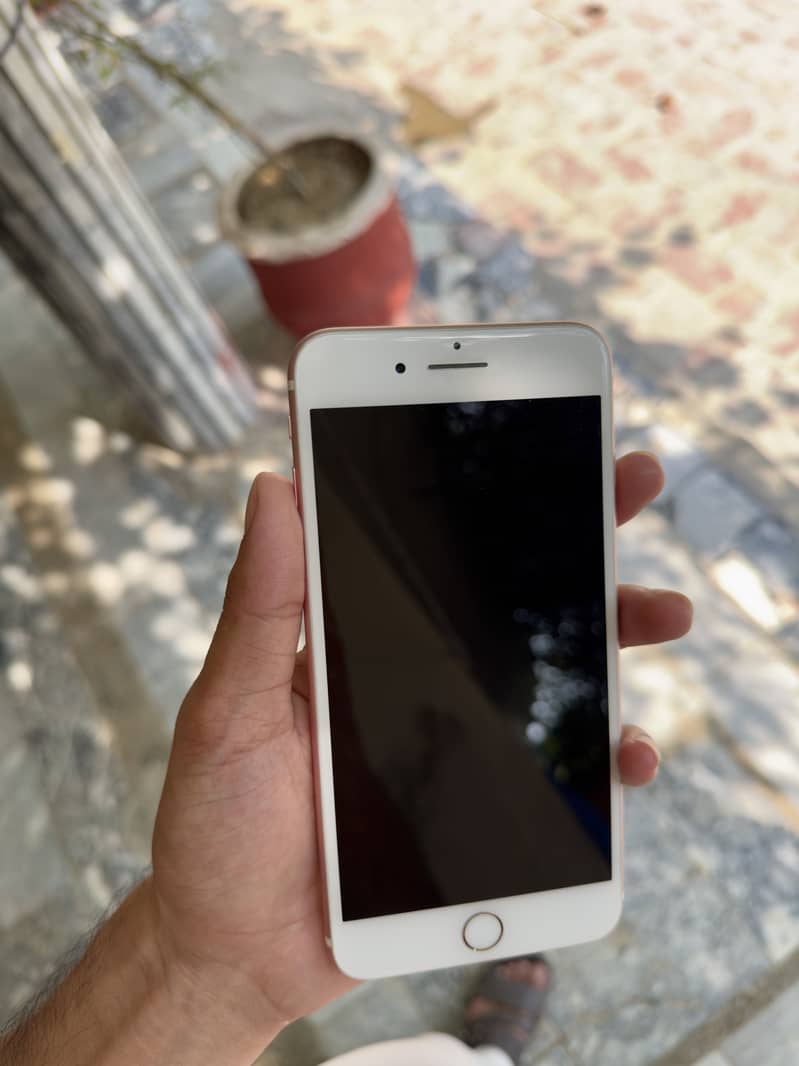 Apple iPhone 7 Plus 2
