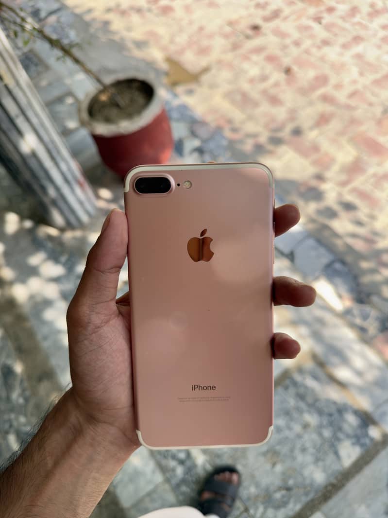 Apple iPhone 7 Plus 3