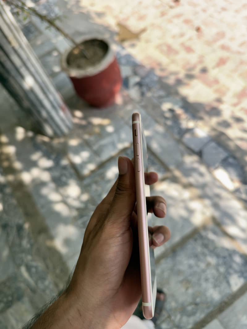 Apple iPhone 7 Plus 4