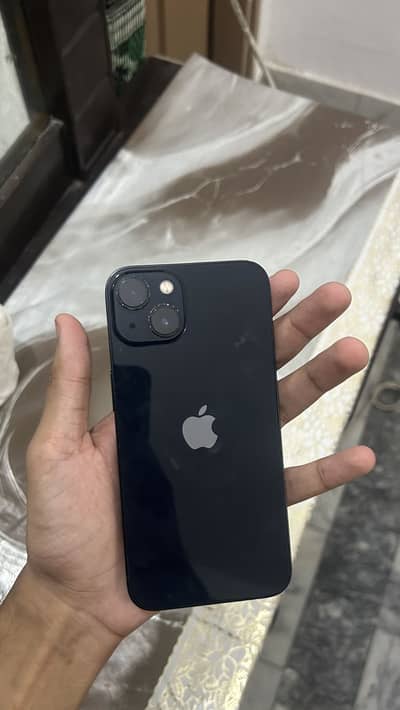 Apple iPhone 13