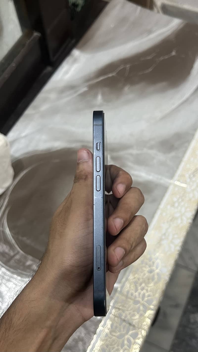 Apple iPhone 13 1