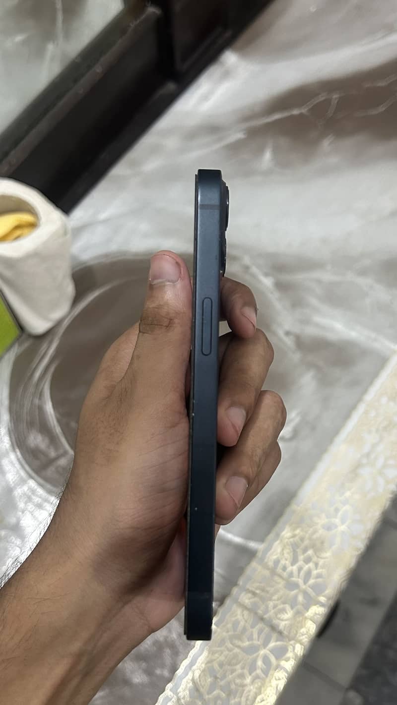 Apple iPhone 13 3