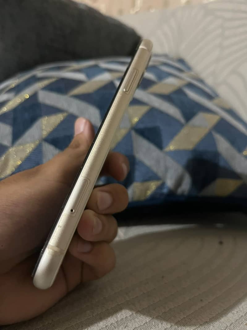 Apple iPhone 11 2