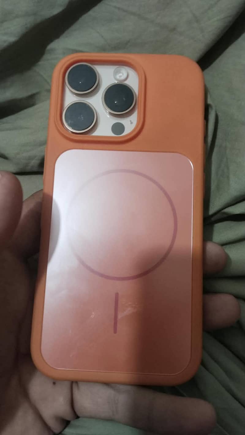Apple iPhone 16 Pro 2