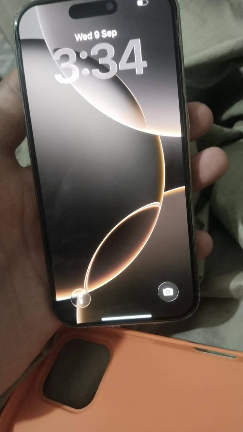 Apple iPhone 16 Pro 4