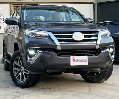 Toyota Fortuner V MODEL 2020 REGISTERED 2020 ONLY 44000 KMS DRIVEN