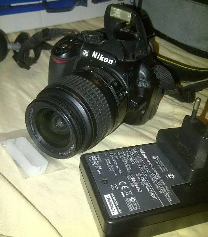 Dslr camera D3100 Nikon 0