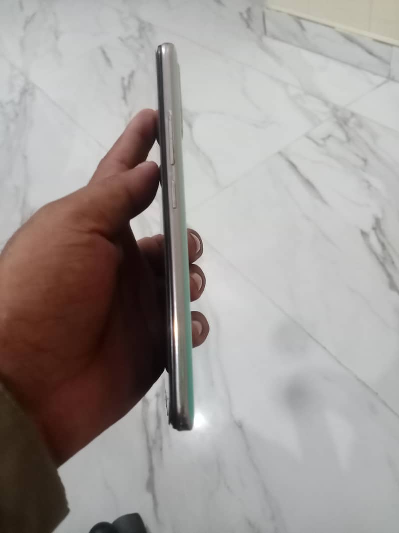 Vivo Y19 3
