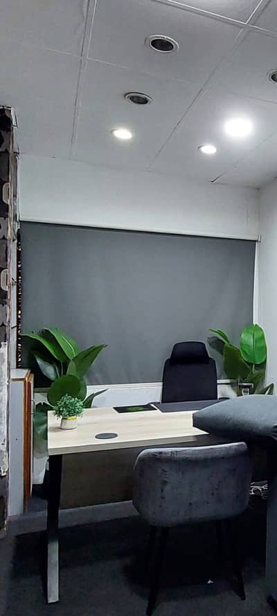 Office Window Blind Sligthly Used width 6.5 Fee and Higth 8 Feet