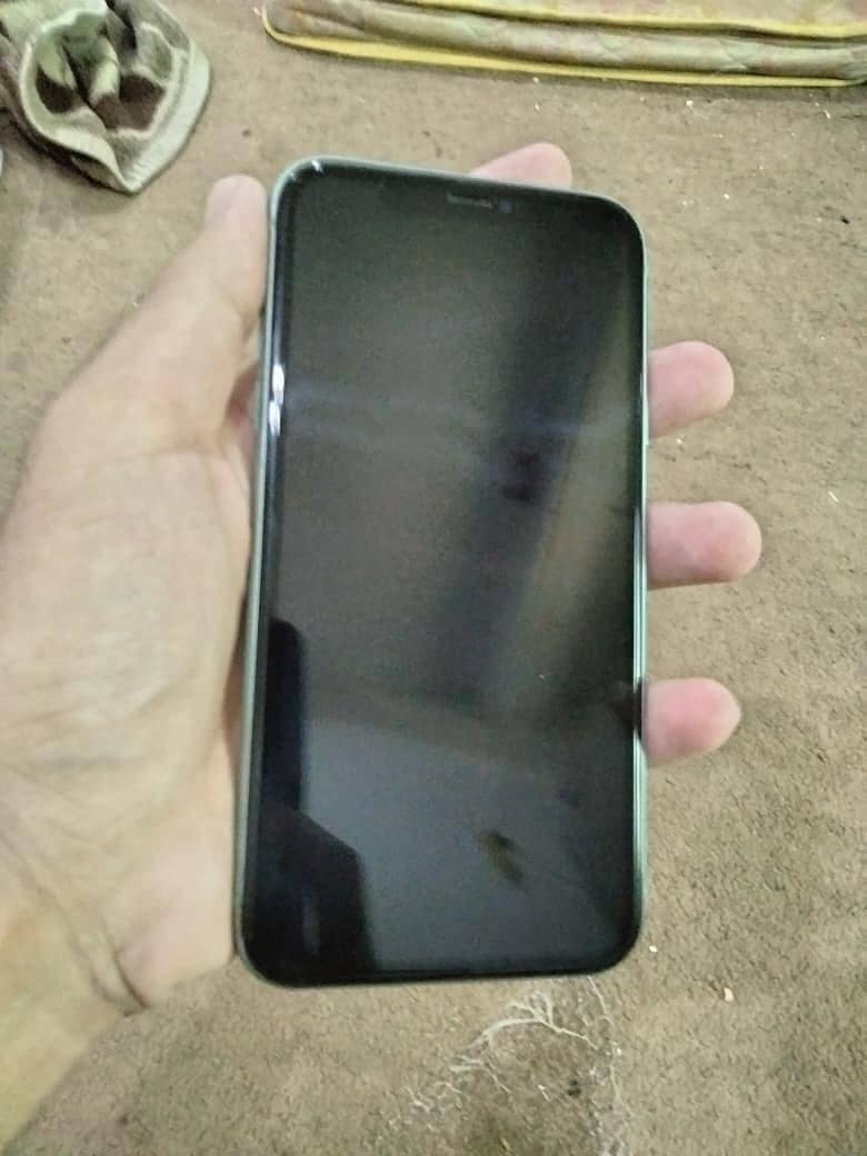 Apple iPhone 11 3