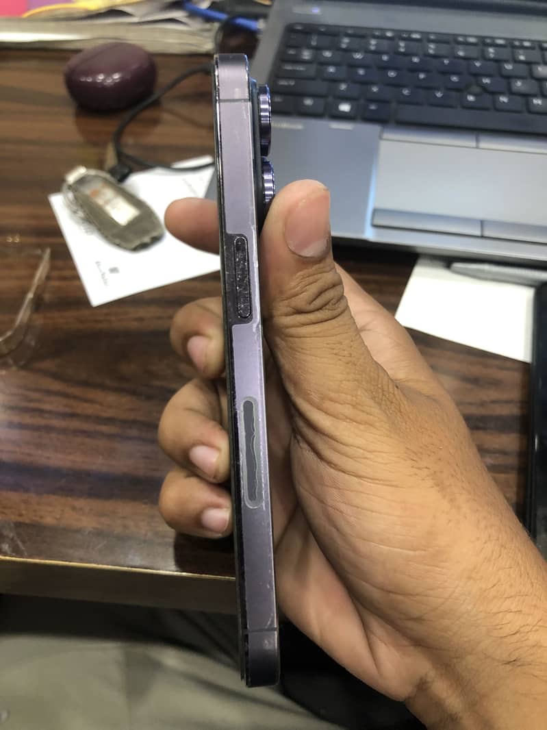 Apple iPhone 14 Pro 1