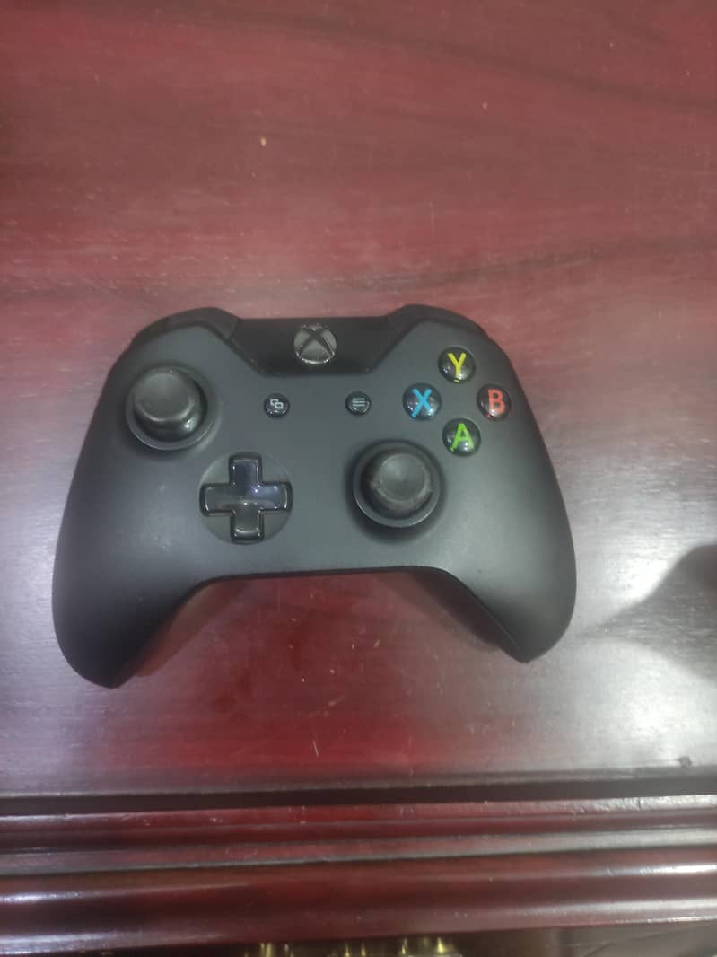 1 Xbox 360 wireless controller 0