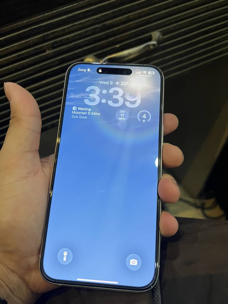 Apple iPhone 15 Pro Max 0