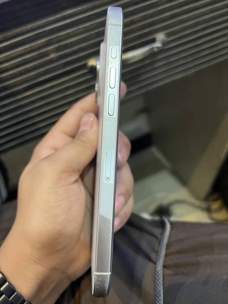 Apple iPhone 15 Pro Max 1